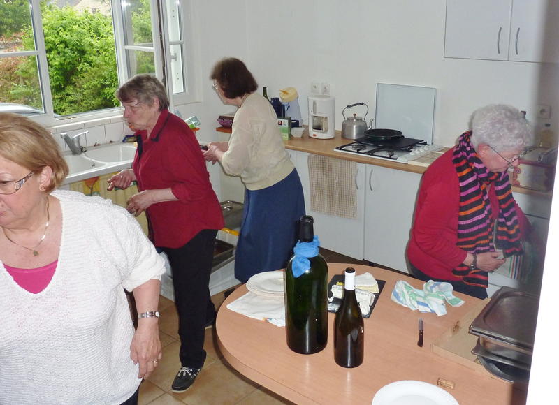 04_P1020069 (Balvay).jpg - Les dames à l'œuvre...